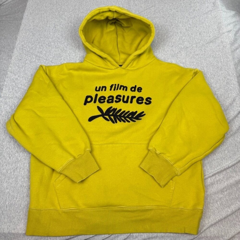 Pleasures Film Hoody P21F023 Yellow Men's Size Medium un film de pleasures